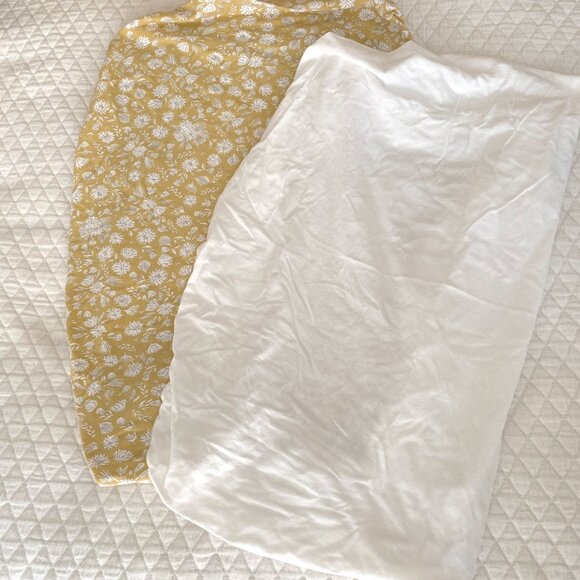 Nestig Bloom Mini Crib Sheet Set in Buttercup - Picture 2 of 2